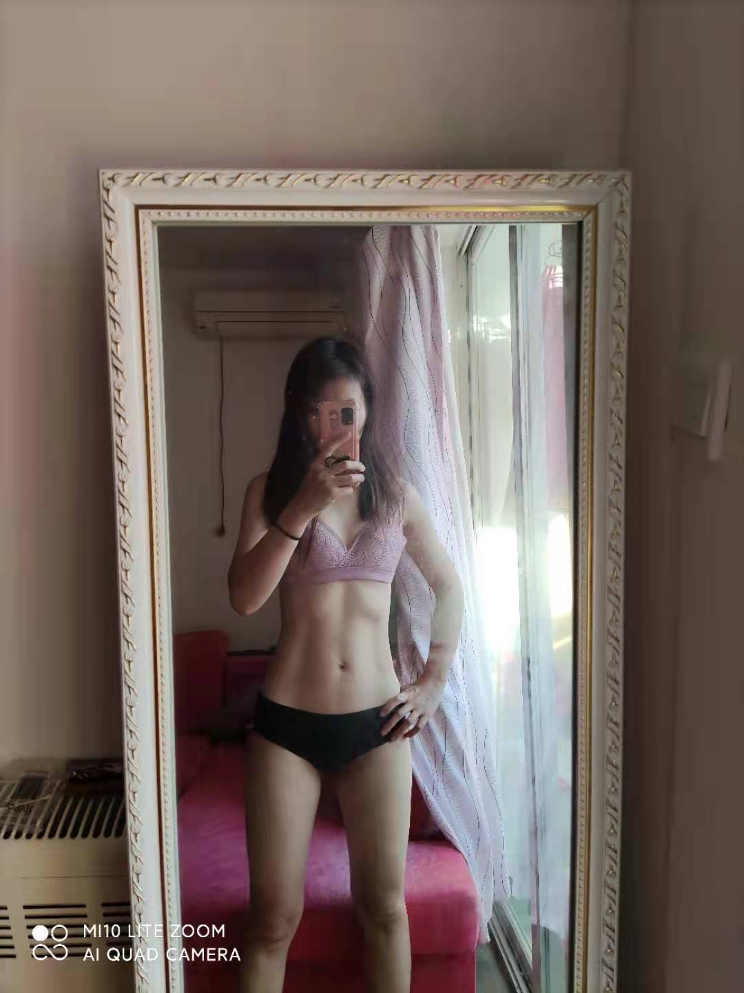 腹肌美腿 超有力量，足交DH样样行