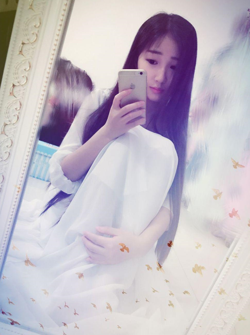 验证外表清纯内心发Sao的嫩货，苗条纤长的软妹